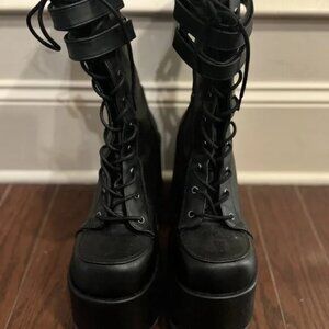 Demonia Camel-250 Size 11